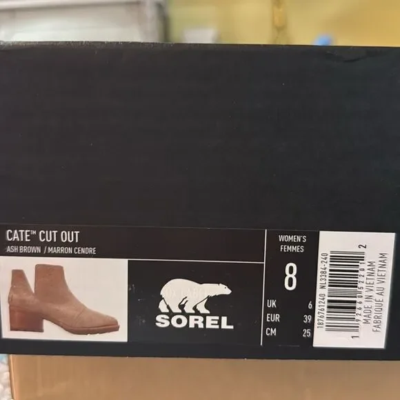 Sorel’s woman’s Cate Cut-out Bootie - Picture 7 of 8